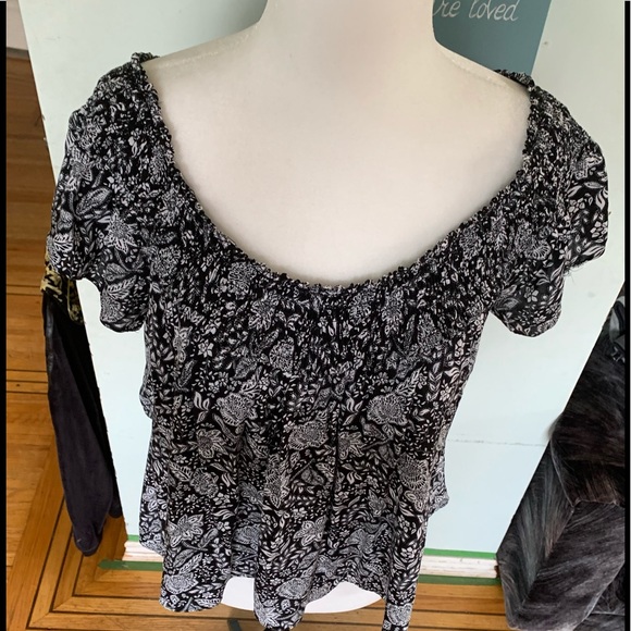 Aritzia Talula Off Shoulder Cabrini Blouse - Picture 7 of 8